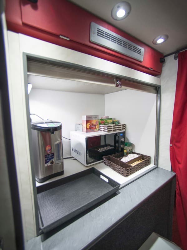 Кухня — мікрохвильовка, чай, кава